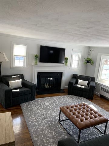 269 North Rd -, Bedford, MA 01730