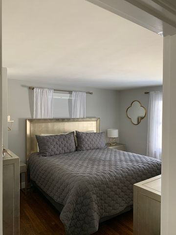 269 North Rd -, Bedford, MA 01730
