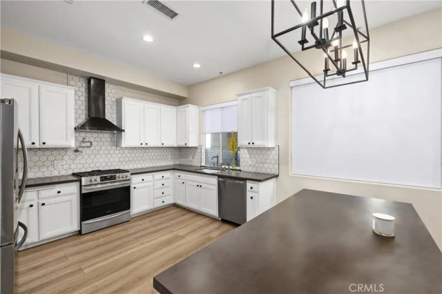 14535 Margate Street 13, Sherman Oaks, CA 91411