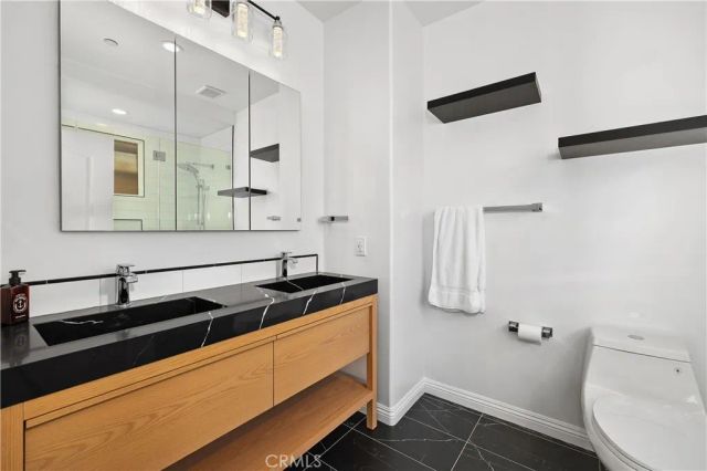 14535 Margate Street 13, Sherman Oaks, CA 91411