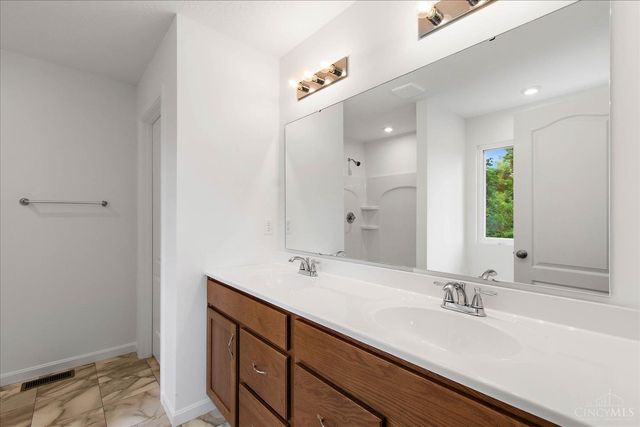 1185 Buxton Oaks Drive, Union Twp, OH 45102