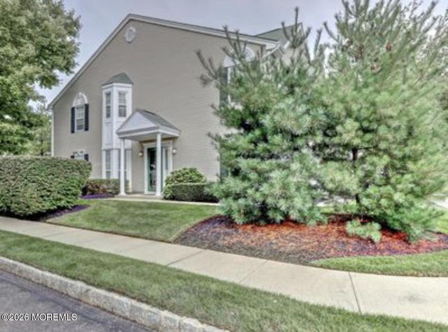 7 Augusta Drive, Manalapan, NJ 07726