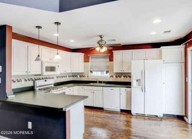 7 Augusta Drive, Manalapan, NJ 07726