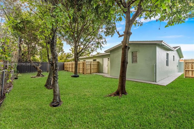 2610 NW 83rd Ave A, Sunrise, FL 33322