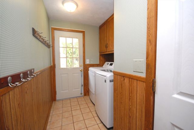 9 Rice Rd, Maynard, MA 01754