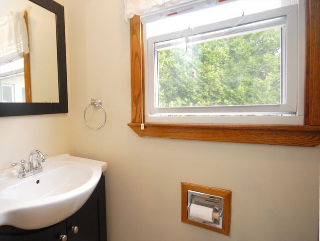 9 Rice Rd, Maynard, MA 01754