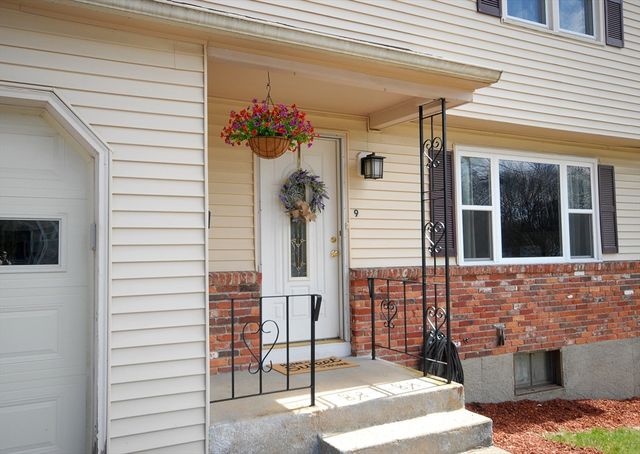 9 Rice Rd, Maynard, MA 01754