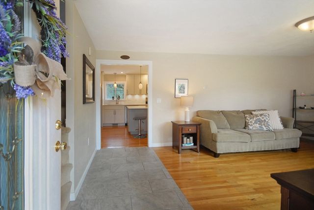 9 Rice Rd, Maynard, MA 01754