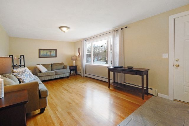 9 Rice Rd, Maynard, MA 01754