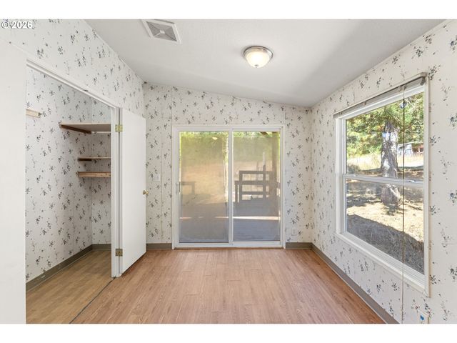 86230 TERRITORIAL Hwy, Veneta, OR 97487