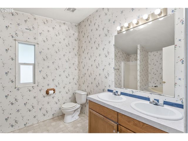 86230 TERRITORIAL Hwy, Veneta, OR 97487
