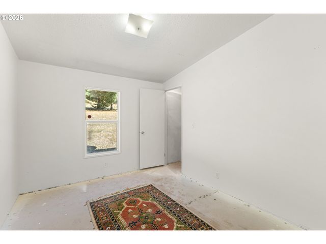 86230 TERRITORIAL Hwy, Veneta, OR 97487