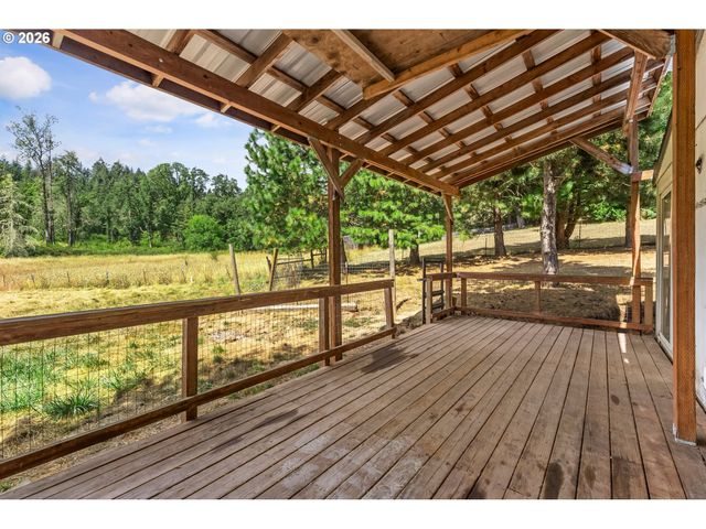 86230 TERRITORIAL Hwy, Veneta, OR 97487