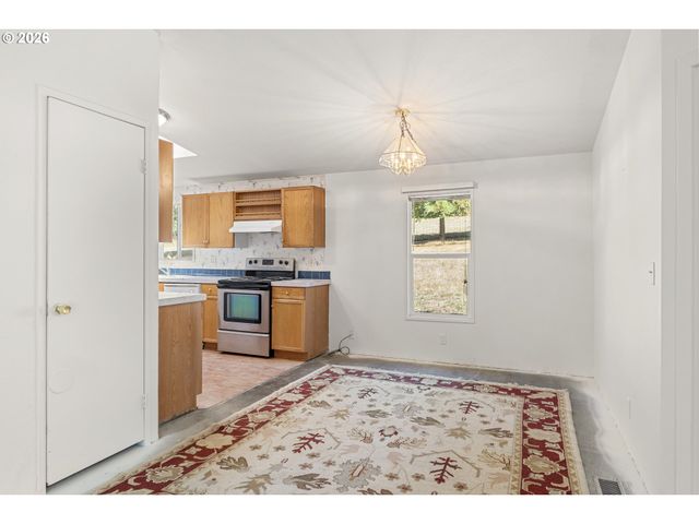 86230 TERRITORIAL Hwy, Veneta, OR 97487