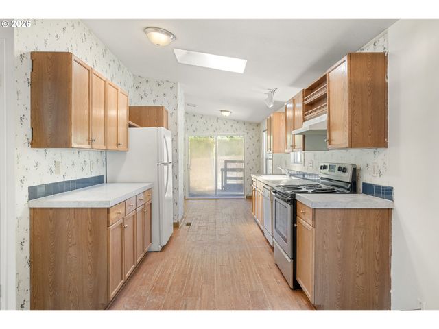 86230 TERRITORIAL Hwy, Veneta, OR 97487