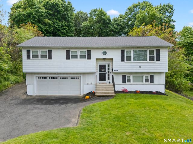 55 Hoyts Hill, Bethel, CT 06801