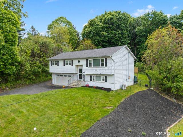 55 Hoyts Hill, Bethel, CT 06801