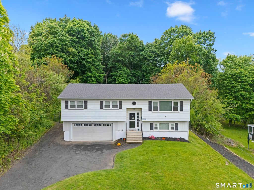 55 Hoyts Hill, Bethel, CT 06801