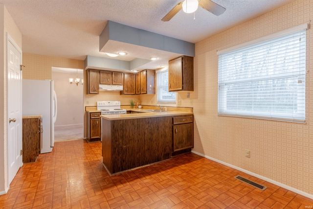 6721 Lincoln Avenue, Evansville, IN 47715