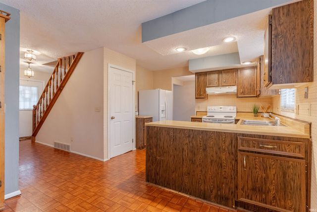 6721 Lincoln Avenue, Evansville, IN 47715