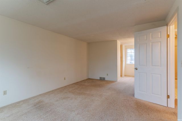 6721 Lincoln Avenue, Evansville, IN 47715