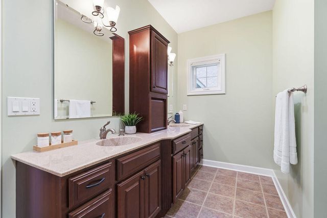 4 Columbine Drive, South Haven, MI 49090