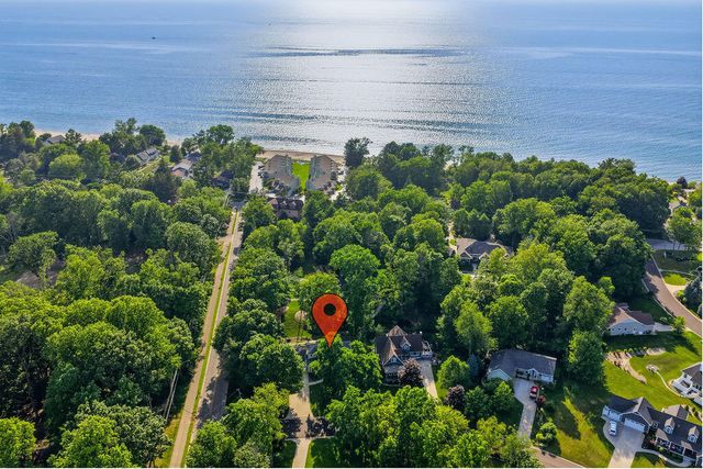 4 Columbine Drive, South Haven, MI 49090