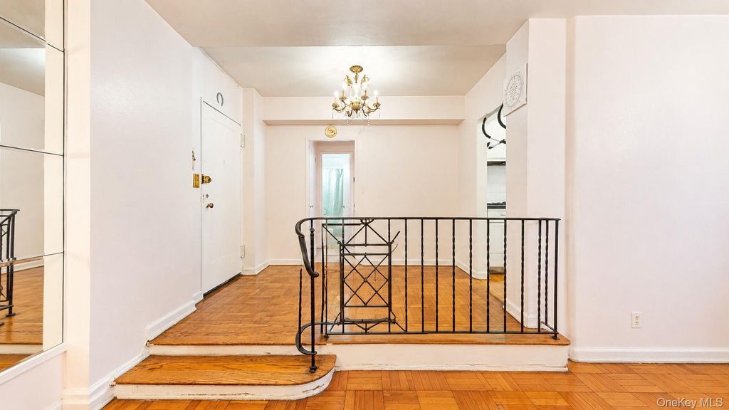 9809 64th Road 3D, Rego Park, NY 11374 — photo 5