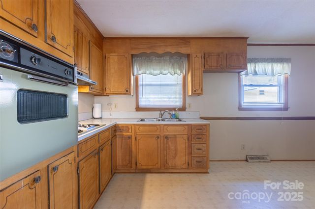 2629 Paula Drive, Gastonia, NC 28054