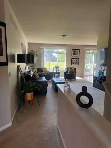 29459 Woodpark Circle 29, Warren, MI 48092