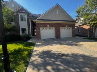 29459 Woodpark Circle 29, Warren, MI 48092