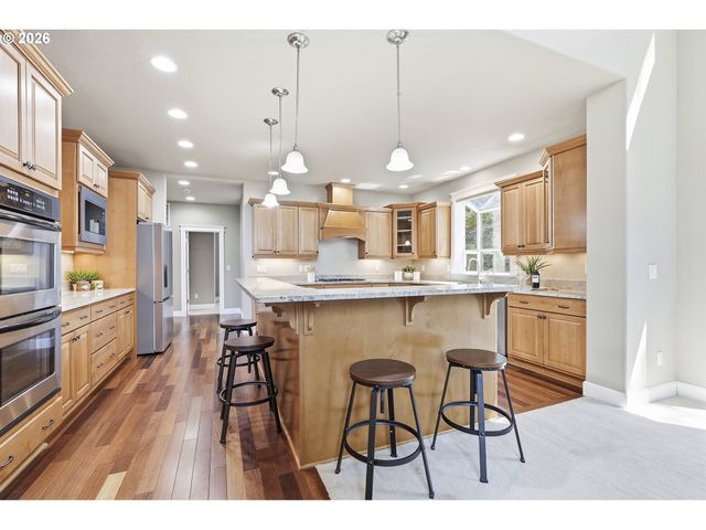 2423 TIPPERARY Ct, West Linn, OR 97068