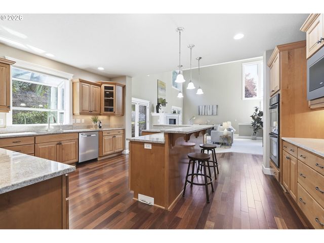 2423 TIPPERARY Ct, West Linn, OR 97068