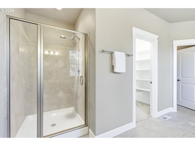 2423 TIPPERARY Ct, West Linn, OR 97068