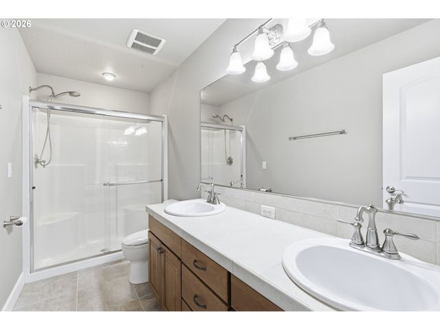 2423 TIPPERARY Ct, West Linn, OR 97068