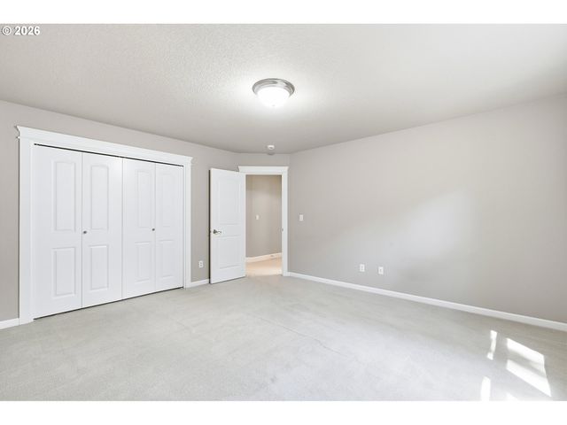 2423 TIPPERARY Ct, West Linn, OR 97068