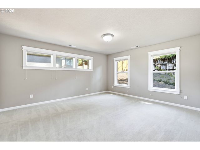 2423 TIPPERARY Ct, West Linn, OR 97068