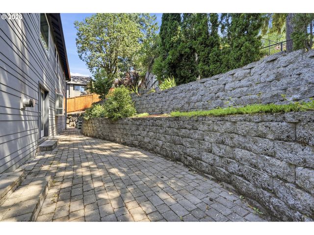2423 TIPPERARY Ct, West Linn, OR 97068