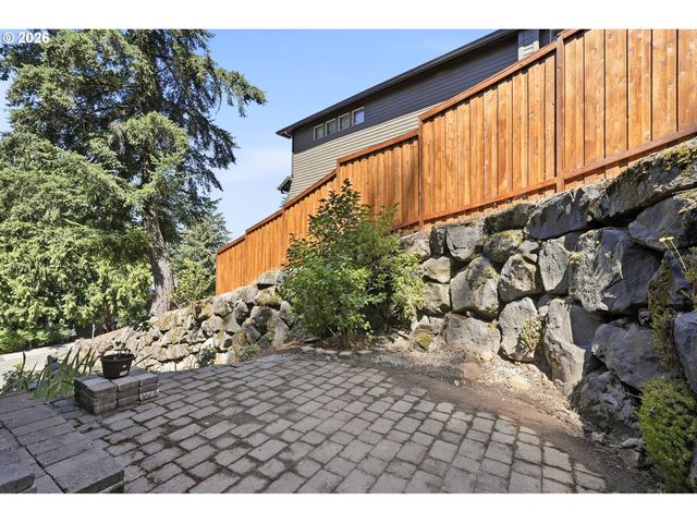 2423 TIPPERARY Ct, West Linn, OR 97068