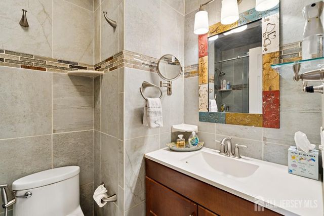 118 Coppertree Court, Edison, NJ 08820