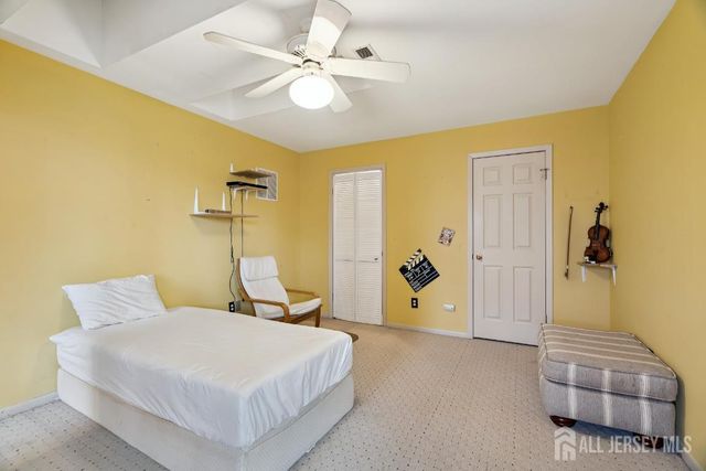 118 Coppertree Court, Edison, NJ 08820