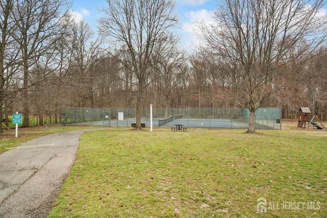 118 Coppertree Court, Edison, NJ 08820