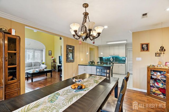 118 Coppertree Court, Edison, NJ 08820