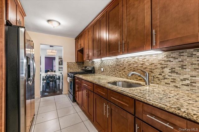 449 Argyle Road, Cedarhurst, NY 11516