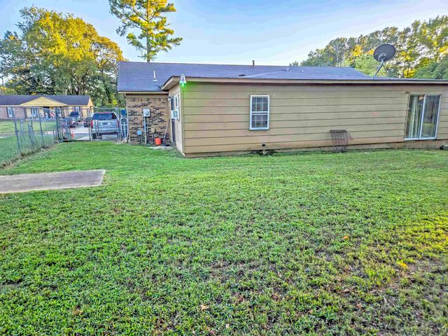 1258 DEER TRAIL LN, Memphis, TN 38109