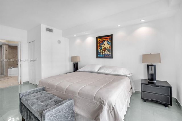 17555 Atlantic Blvd 707, Sunny Isles Beach, FL 33160