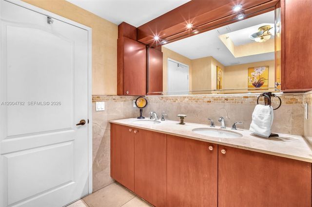 17555 Atlantic Blvd 707, Sunny Isles Beach, FL 33160