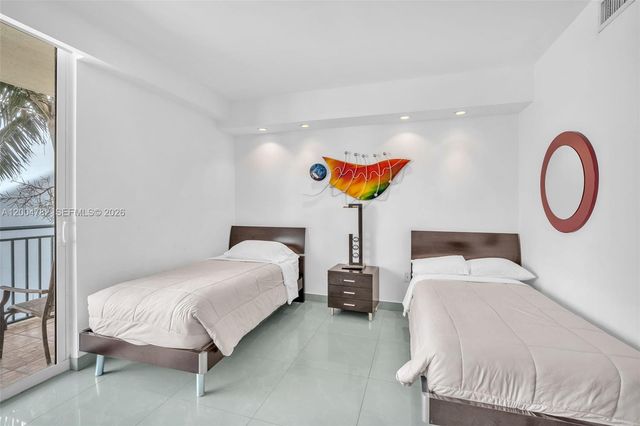 17555 Atlantic Blvd 707, Sunny Isles Beach, FL 33160