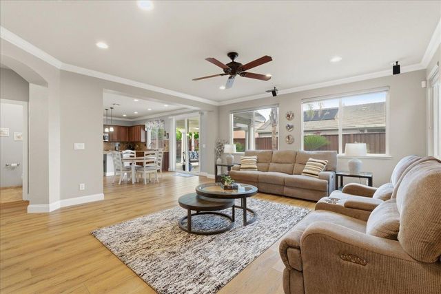 1641 Hummingbird Way, Roseville, CA 95747