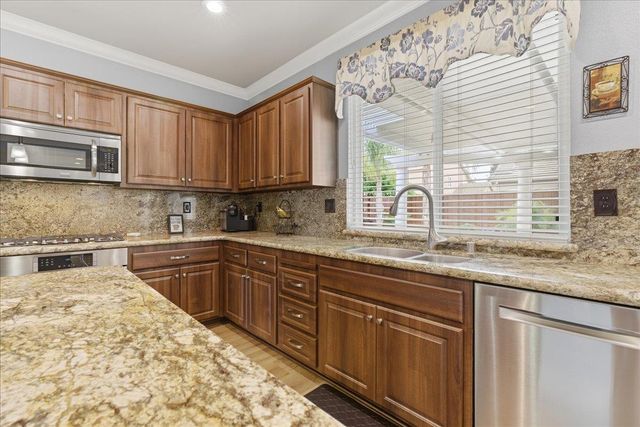 1641 Hummingbird Way, Roseville, CA 95747